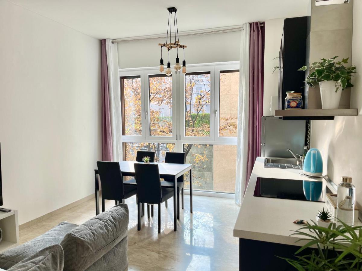 The White House, Modern Apartment In Center Milão Exterior foto
